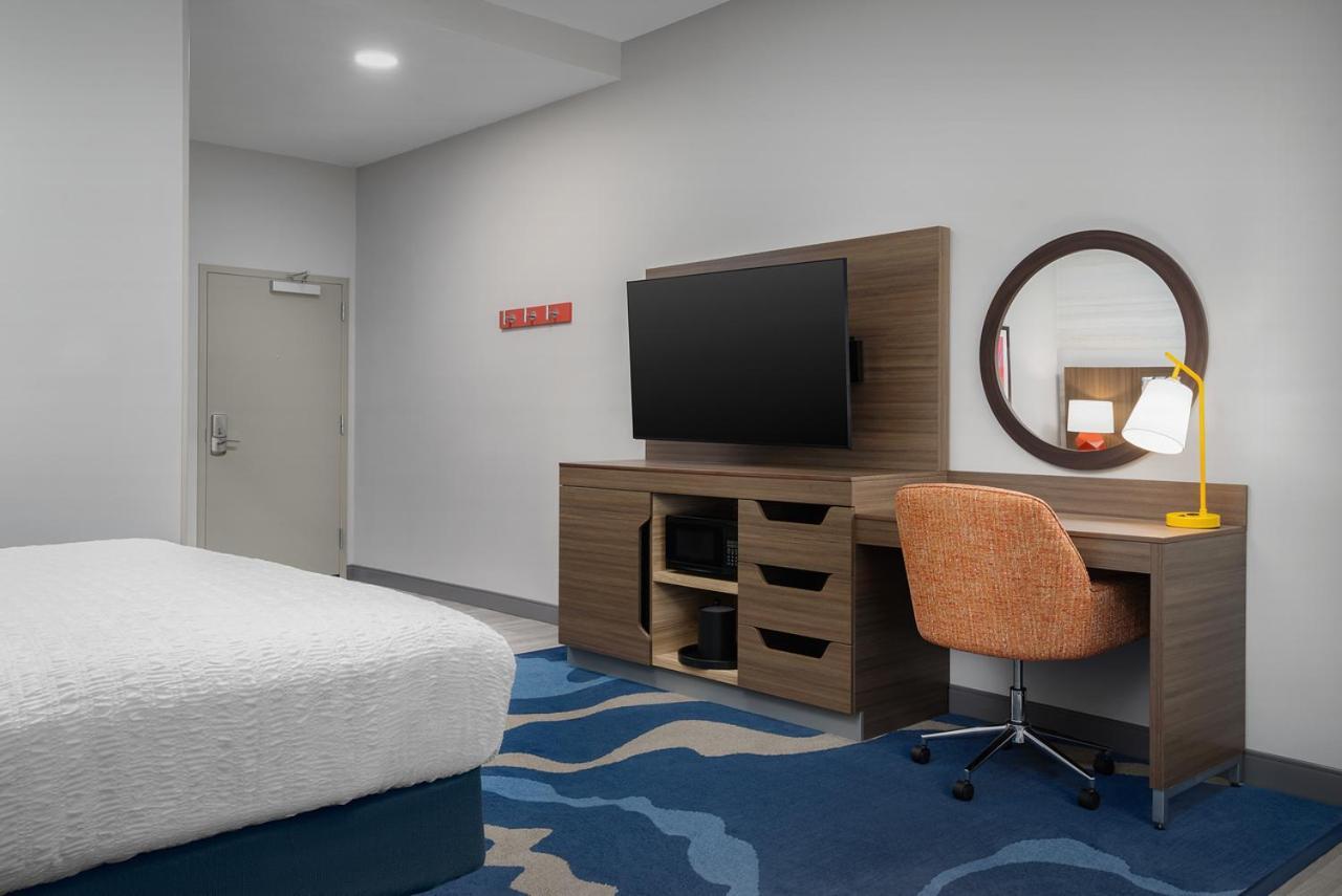 Hampton Inn & Suites Naples South Naples Manor Екстериор снимка